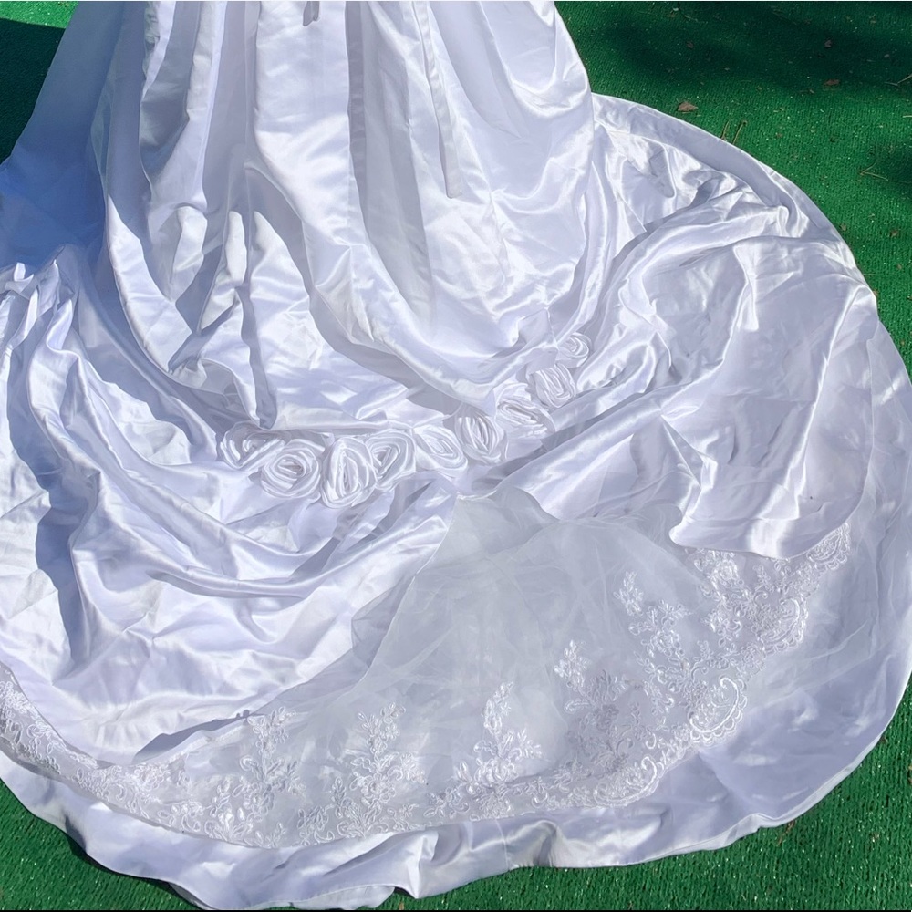 JJ’s House WEDDING DRESS - Picture 8 of 8